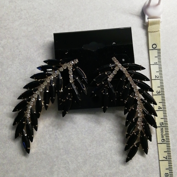 Brand New earrings - Picture 2 of 5
